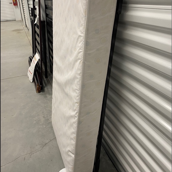 4-in-1 Delta Children’s Crib - Picture 7 of 8